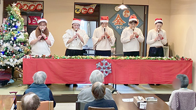 デイホーム孫の手・宮ひがし　クリスマス会の様子