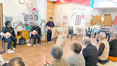 デイホーム孫の手・こまいぎ　新年会イベントの様子