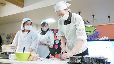 デイホーム孫の手・かさかけ すいとん会イベントの様子