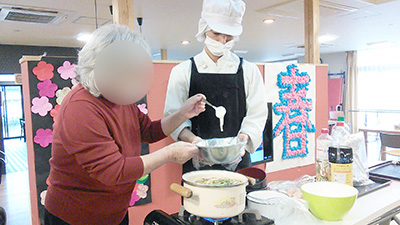 デイホーム孫の手・かさかけ すいとん会イベントの様子