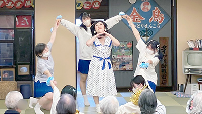 デイホーム孫の手・宮ひがし 8周年記念祭の様子