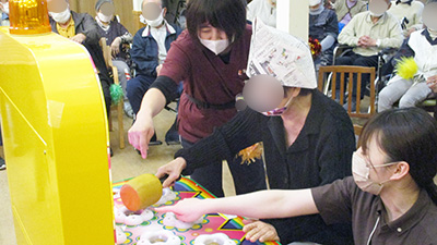 デイホーム孫の手・宮ひがし 端午の節句イベントの様子