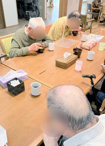 デイホーム孫の手・さの ラーメンイベントの様子