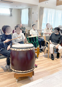 デイホームずっと孫の手・おおた 和太鼓演奏会の様子