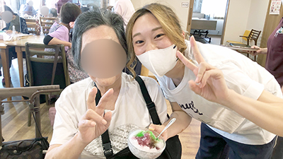 デイホーム孫の手・こまいぎ 夏祭り~沖縄三線演奏会~の様子