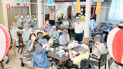デイホーム孫の手・宮ひがし ノンアルイベント-海の家-の様子