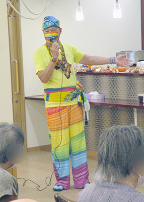 デイホーム孫の手・宮ひがし アフリカンダンスイベントの様子