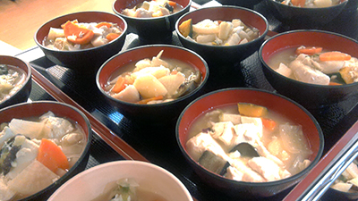 デイホーム孫の手・おおた  芋煮&ハロウィンイベントの様子