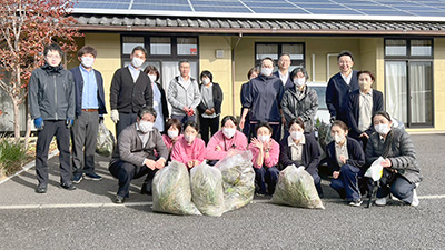 株式会社孫の手 介護の日一斉清掃の様子
