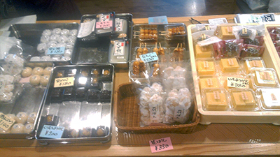 デイホーム孫の手・おおた 和菓子販売イベントの様子