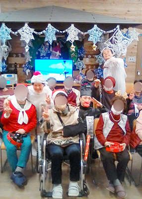 デイホーム孫の手・あらまき　年納め！クリスマス会の様子