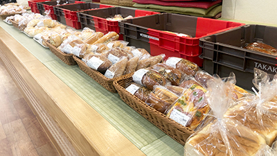 デイホーム孫の手・こまいぎ　パン販売イベントの様子