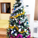 デイホーム孫の手・こまいぎ　クリスマス飾りつけの様子