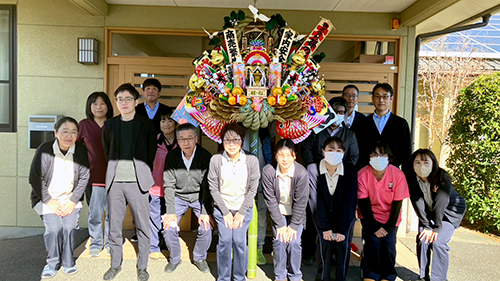 株式会社孫の手　熊手到着の様子