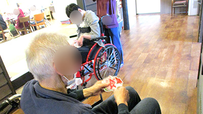 デイホーム孫の手・宮ひがし　宝探しイベントの様子