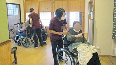 デイホーム孫の手・宮ひがし　宝探しイベントの様子