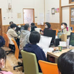 訪問看護ステーション孫の手　事業所会議の様子