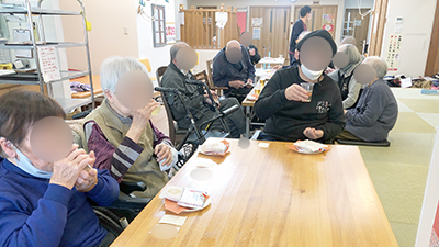 デイホーム孫の手・こまいぎ　新年会イベントの様子