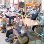 デイホーム孫の手・さの　クリスマス抽選会の様子