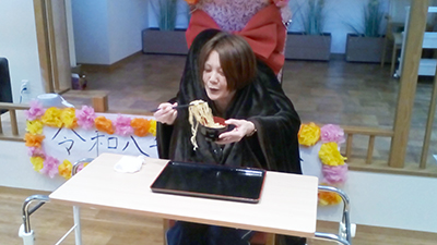 デイホーム孫の手・さの　新年会イベントの様子