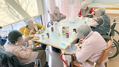 デイホーム孫の手・おおた バレンタイン&豆まきイベントの様子